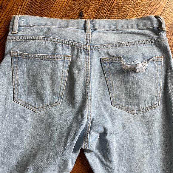 Ripped boyfriend Jeans - Picture 3 of 3